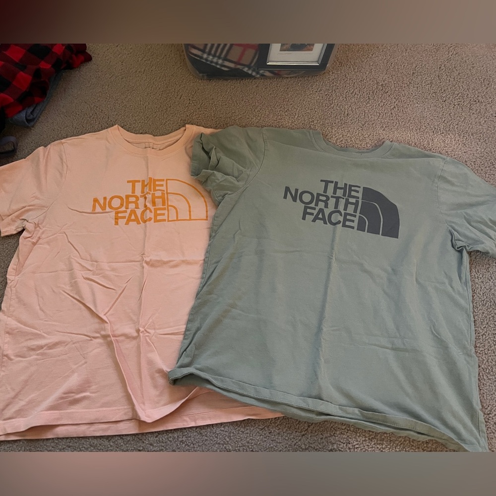 Women’s Size L North Face T-Shirts